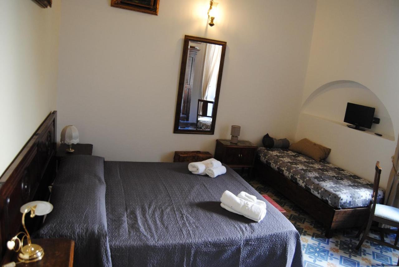 B & B Palazzo Maestro & Corte Maestro Rooms Gallipoli Quarto foto